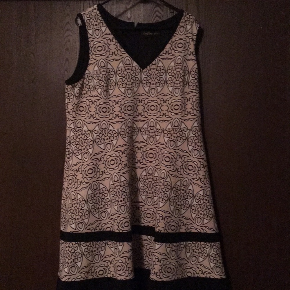 Dress - Picture 2 of 3